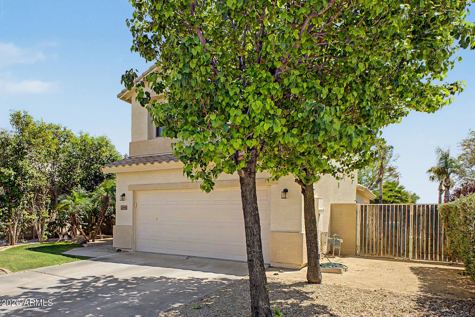 4049 W HACKAMORE Drive, Phoenix, AZ 85083 — photo 4 of 48