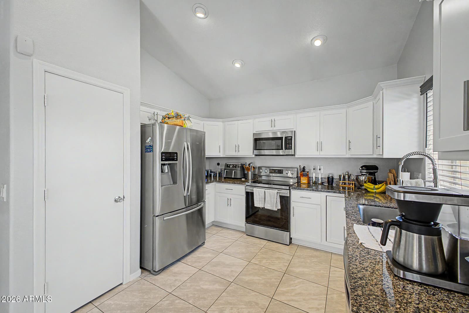 4049 W HACKAMORE Drive, Phoenix, AZ 85083 — photo 9 of 48