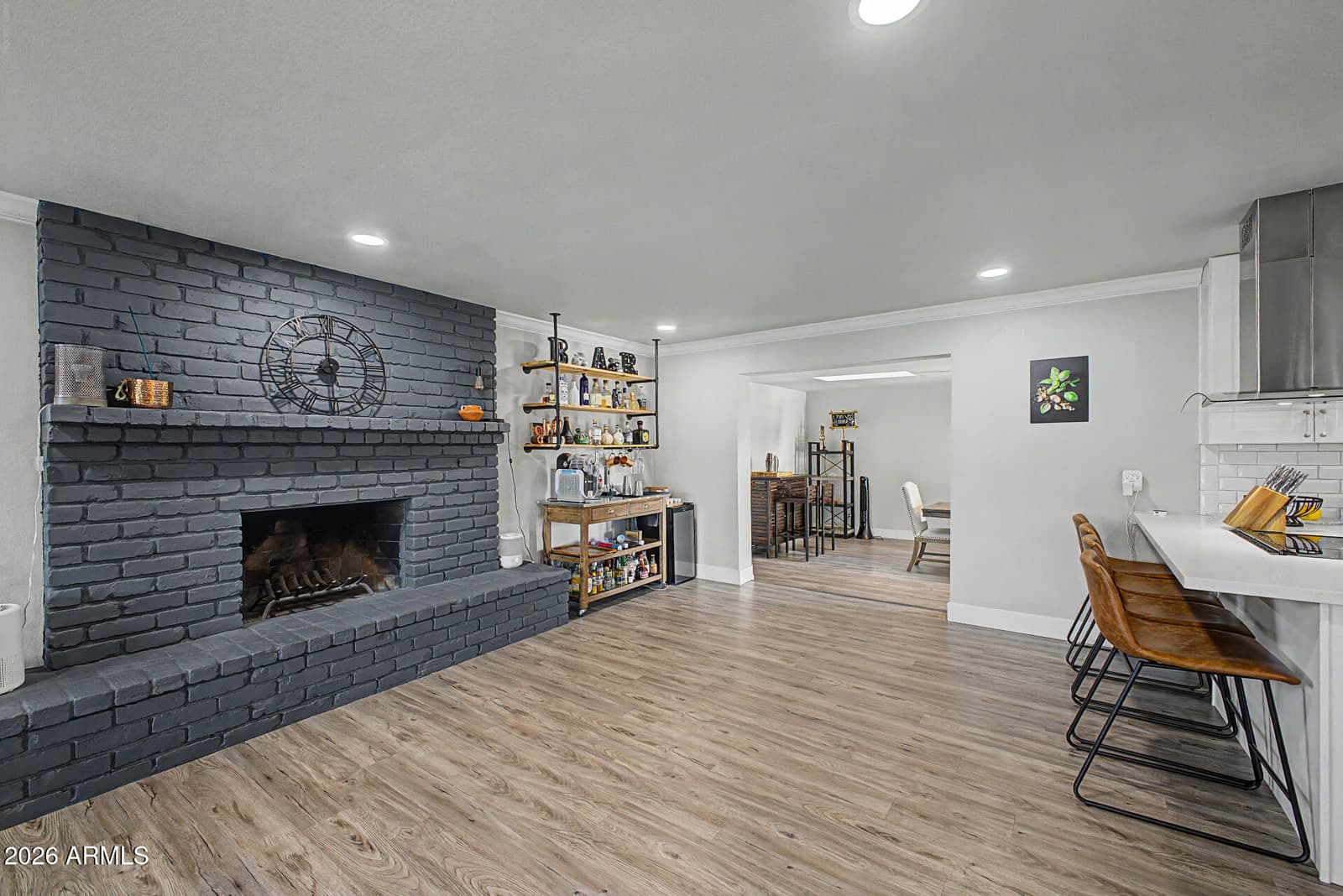 3925 W KRALL Street, Phoenix, AZ 85019 — photo 10 of 30