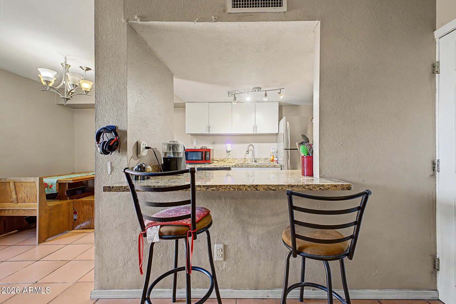 3404 W ECHO Lane, Phoenix, AZ 85051 — photo 7 of 30