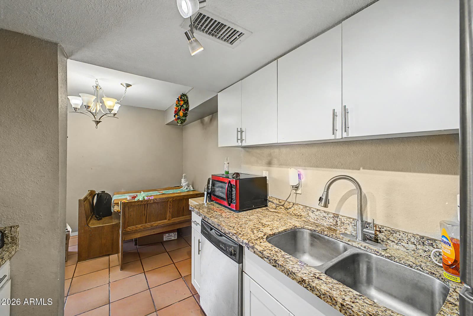 3404 W ECHO Lane, Phoenix, AZ 85051 — photo 11 of 30
