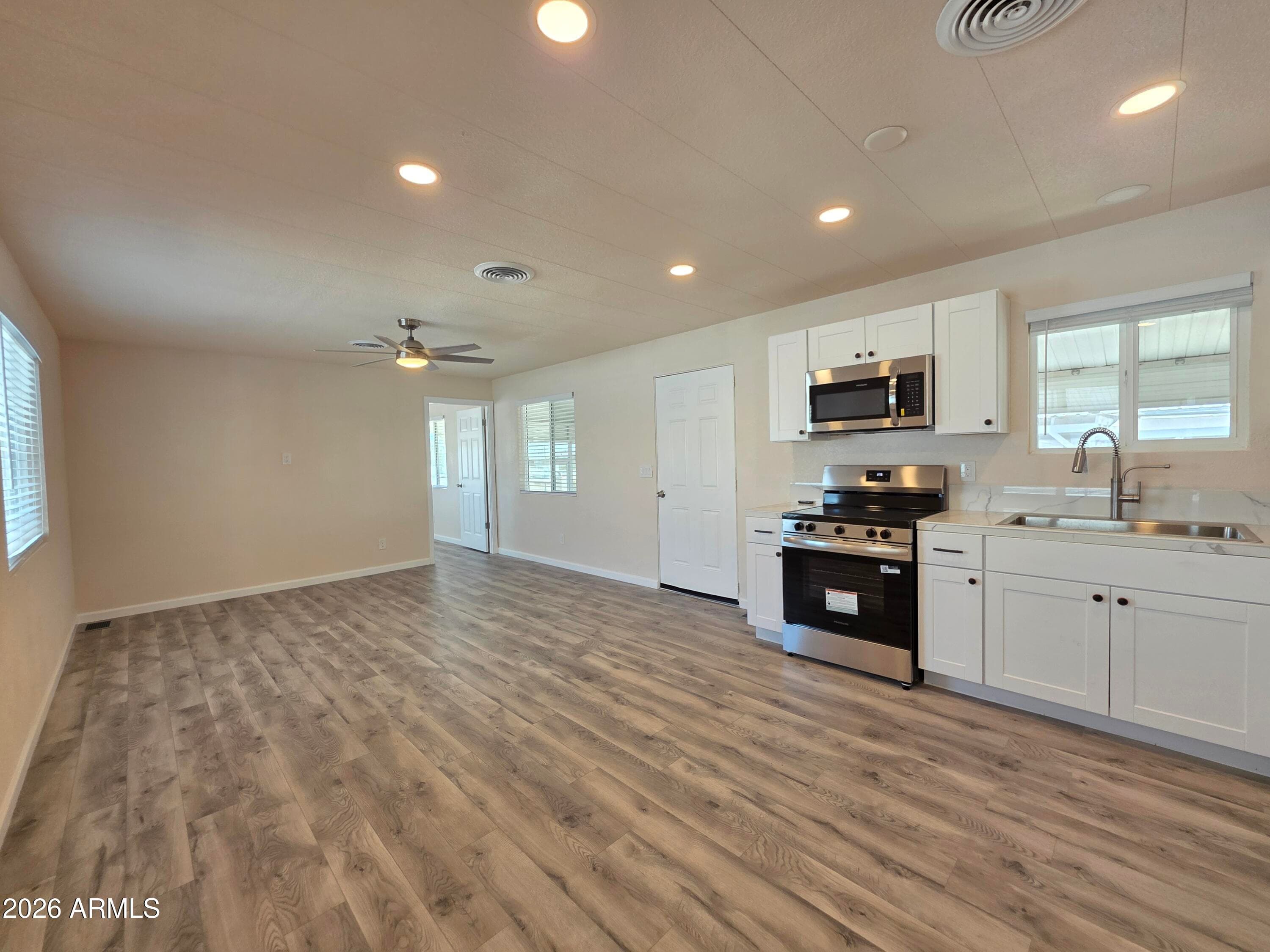 13206 N 19TH Place, Phoenix, AZ 85022 — photo 7 of 39