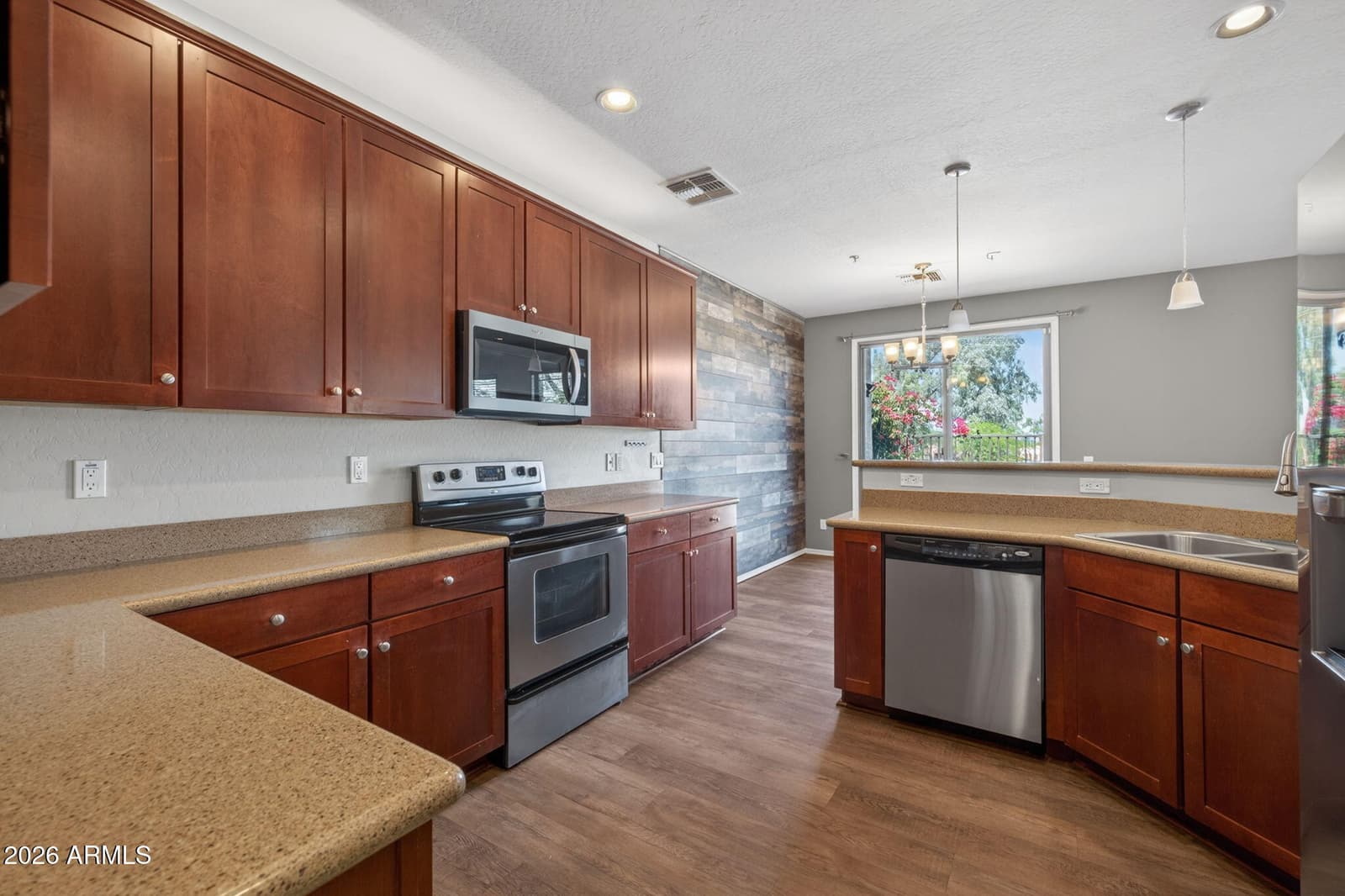 3064 E DUNBAR Drive, Phoenix, AZ 85042 — photo 3 of 38