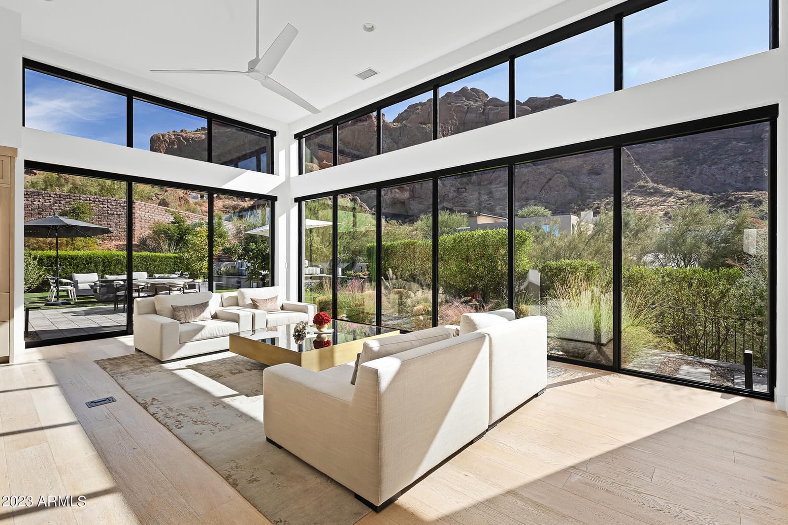 5841 N ECHO CANYON Circle, Phoenix, AZ 85018 — photo 12 of 101