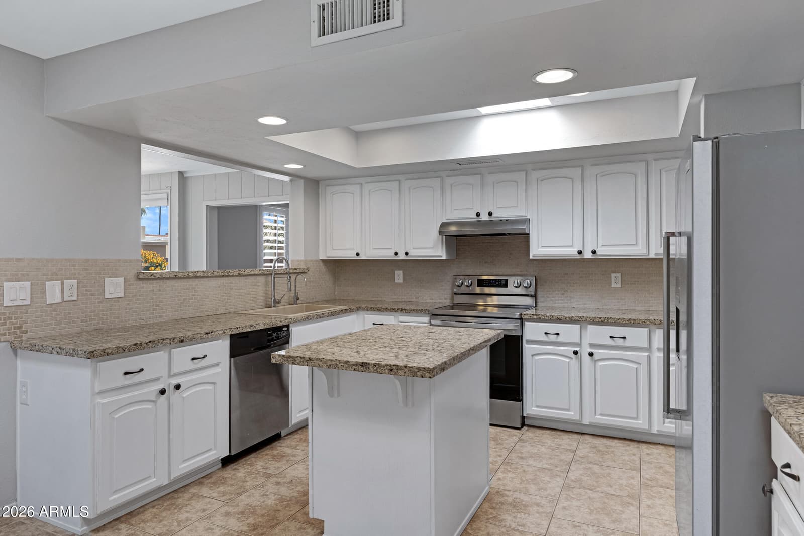 25829 S Beech Creek Drive, Sun Lakes, AZ 85248 — photo 10 of 35