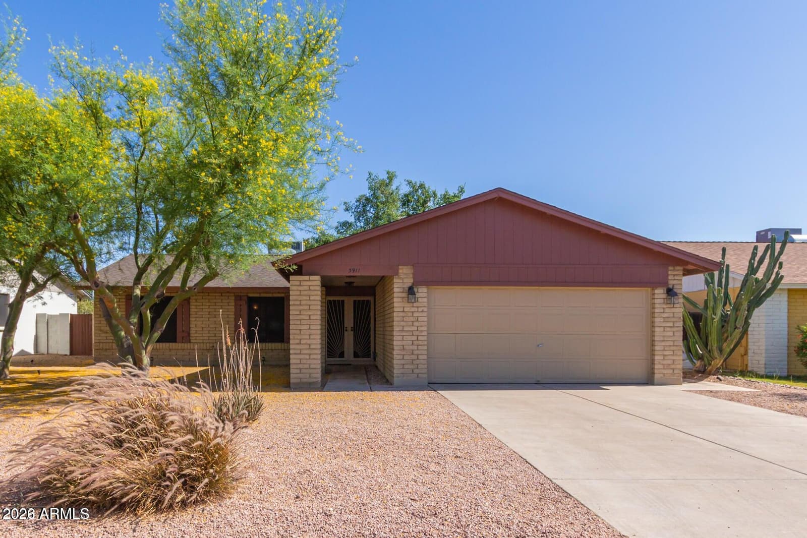 3911 W DESERT COVE Avenue, Phoenix, AZ 85029 — photo 2 of 19