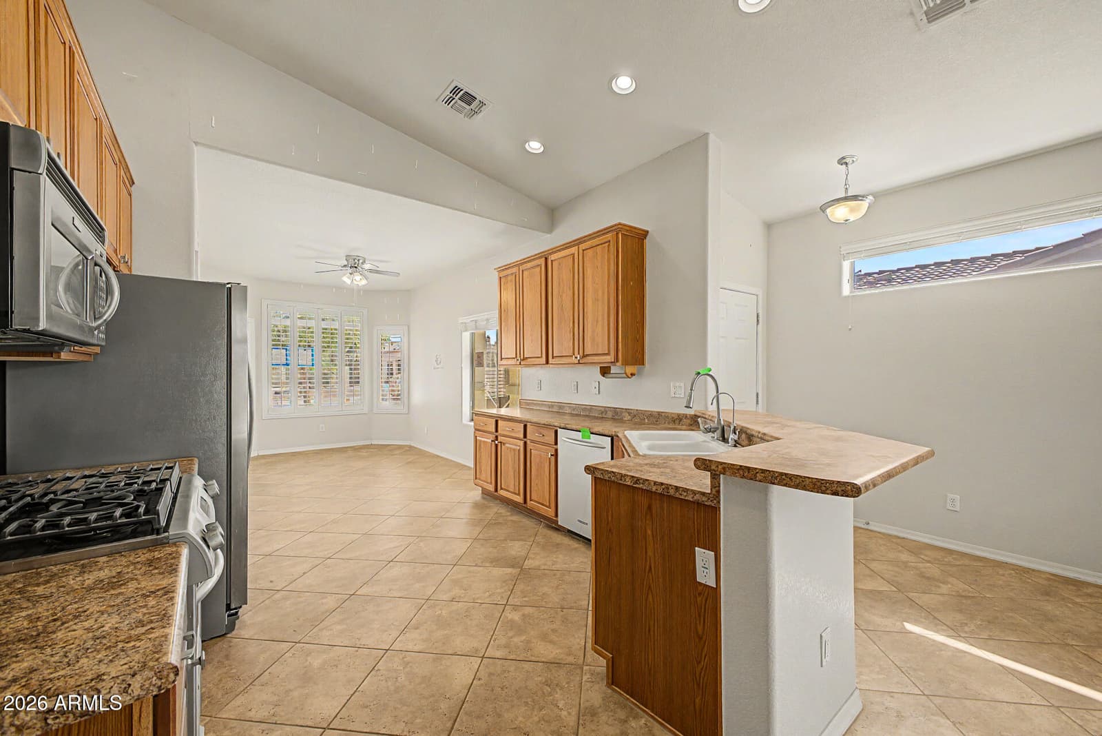 1852 E SYCAMORE Road, Casa Grande, AZ 85122 — photo 11 of 35