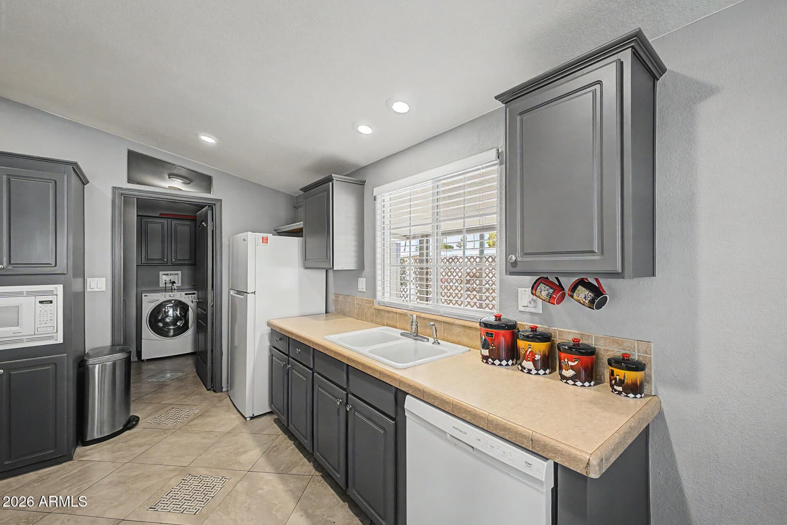 7300 N 51ST Avenue C49, Glendale, AZ 85301 — photo 15 of 47