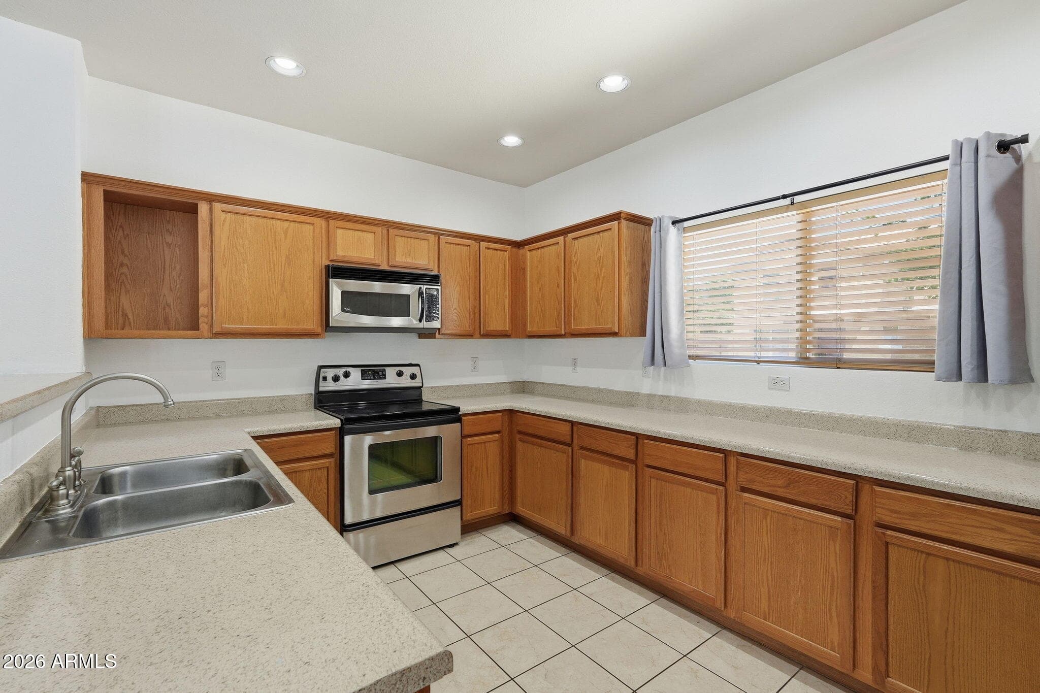 9590 N 81ST Drive, Peoria, AZ 85345 — photo 17 of 46