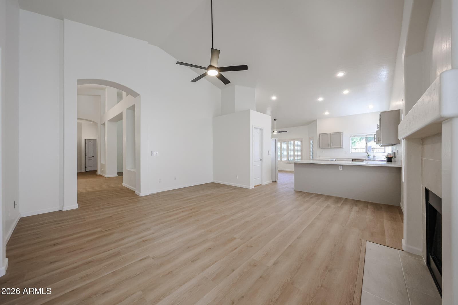 1330 E VOLTAIRE Avenue, Phoenix, AZ 85022 — photo 10 of 54