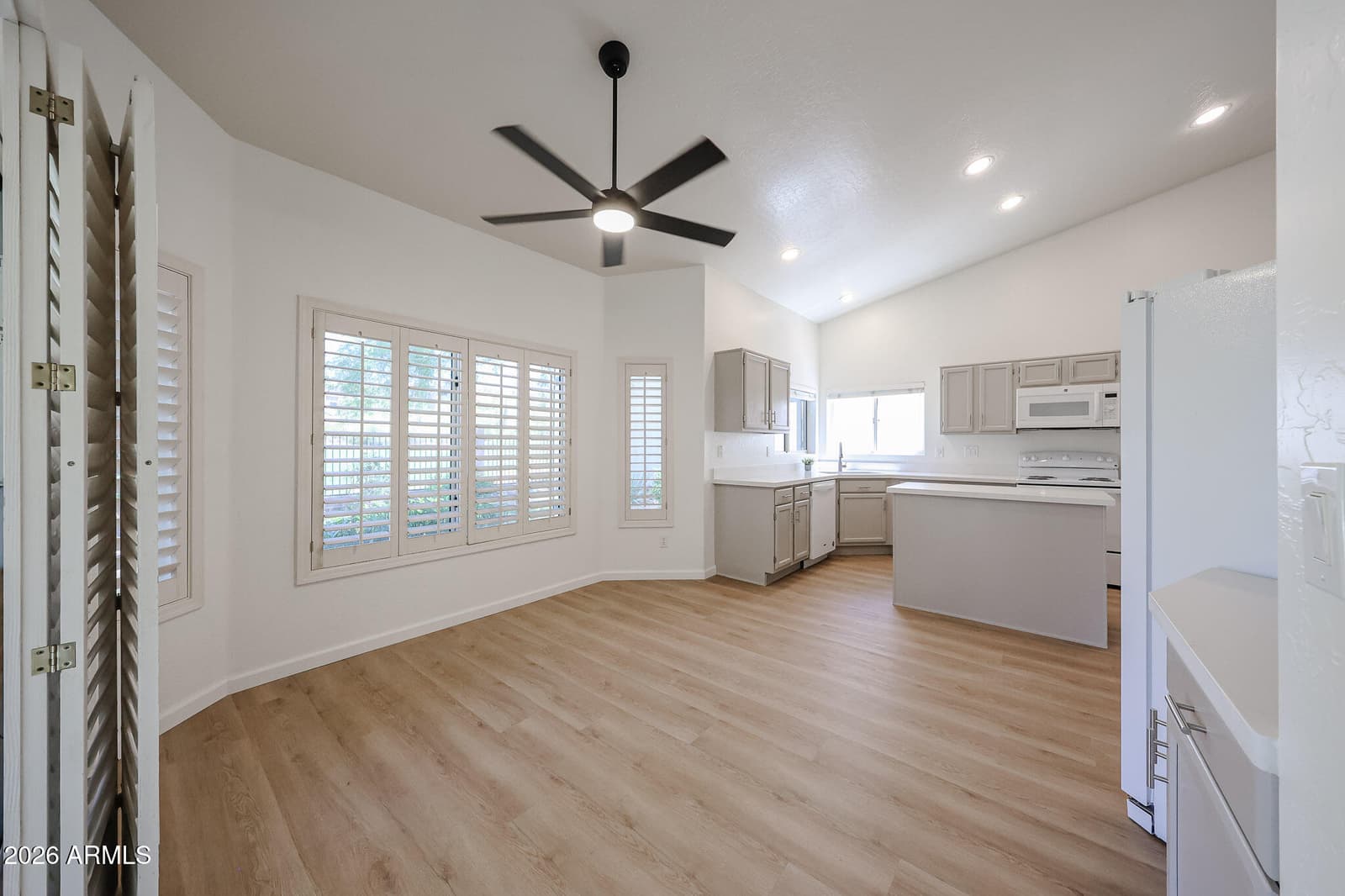1330 E VOLTAIRE Avenue, Phoenix, AZ 85022 — photo 22 of 54