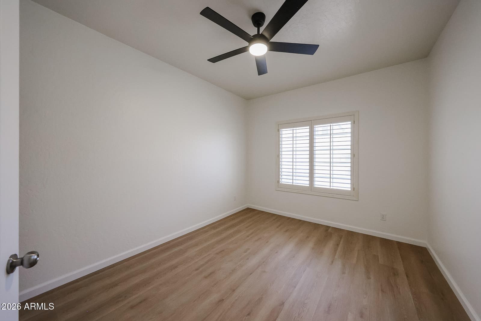 1330 E VOLTAIRE Avenue, Phoenix, AZ 85022 — photo 32 of 54