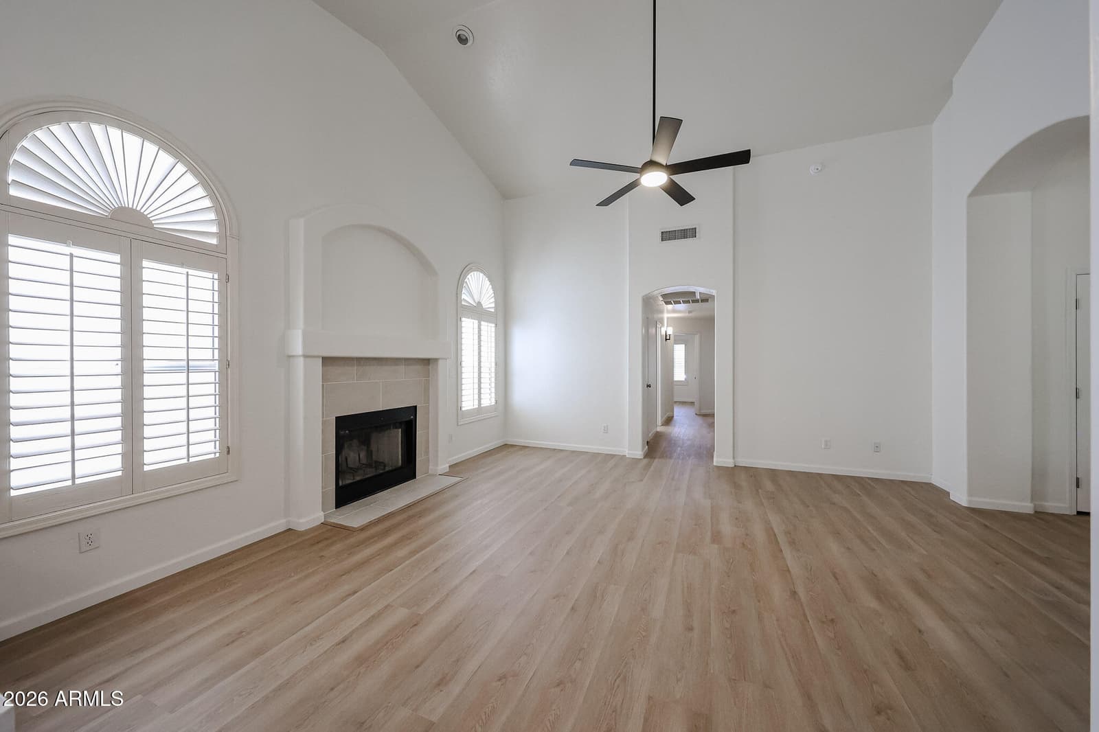 1330 E VOLTAIRE Avenue, Phoenix, AZ 85022 — photo 12 of 54