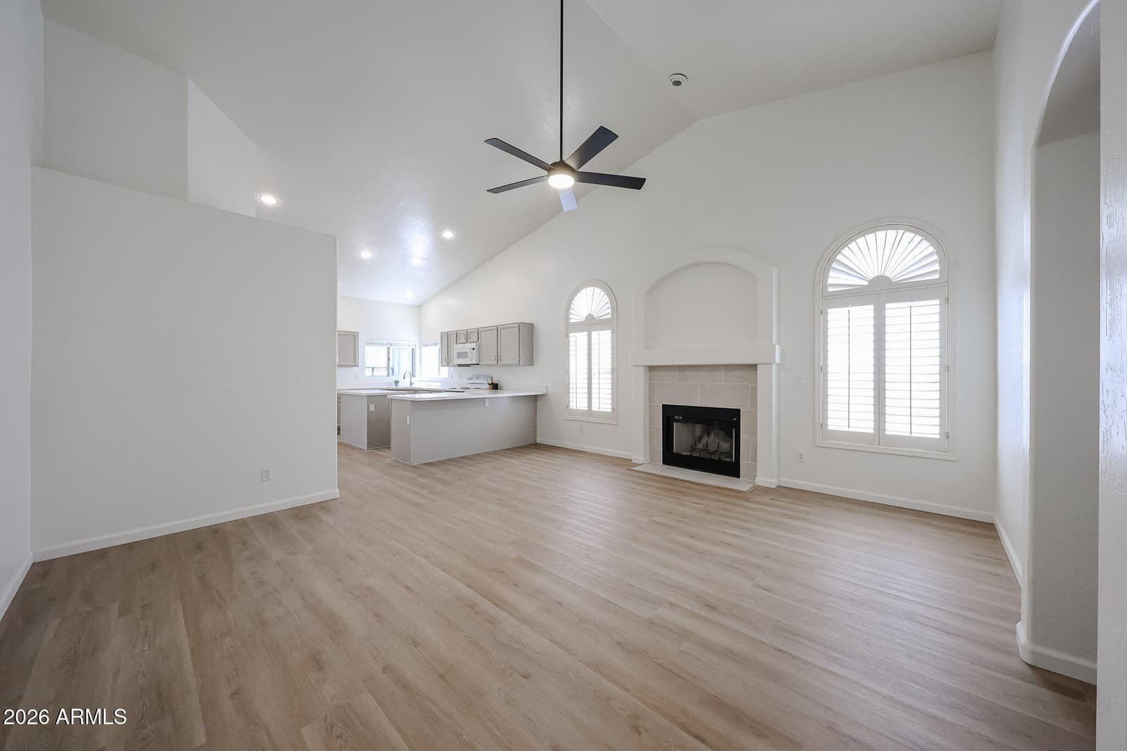1330 E VOLTAIRE Avenue, Phoenix, AZ 85022 — photo 9 of 54