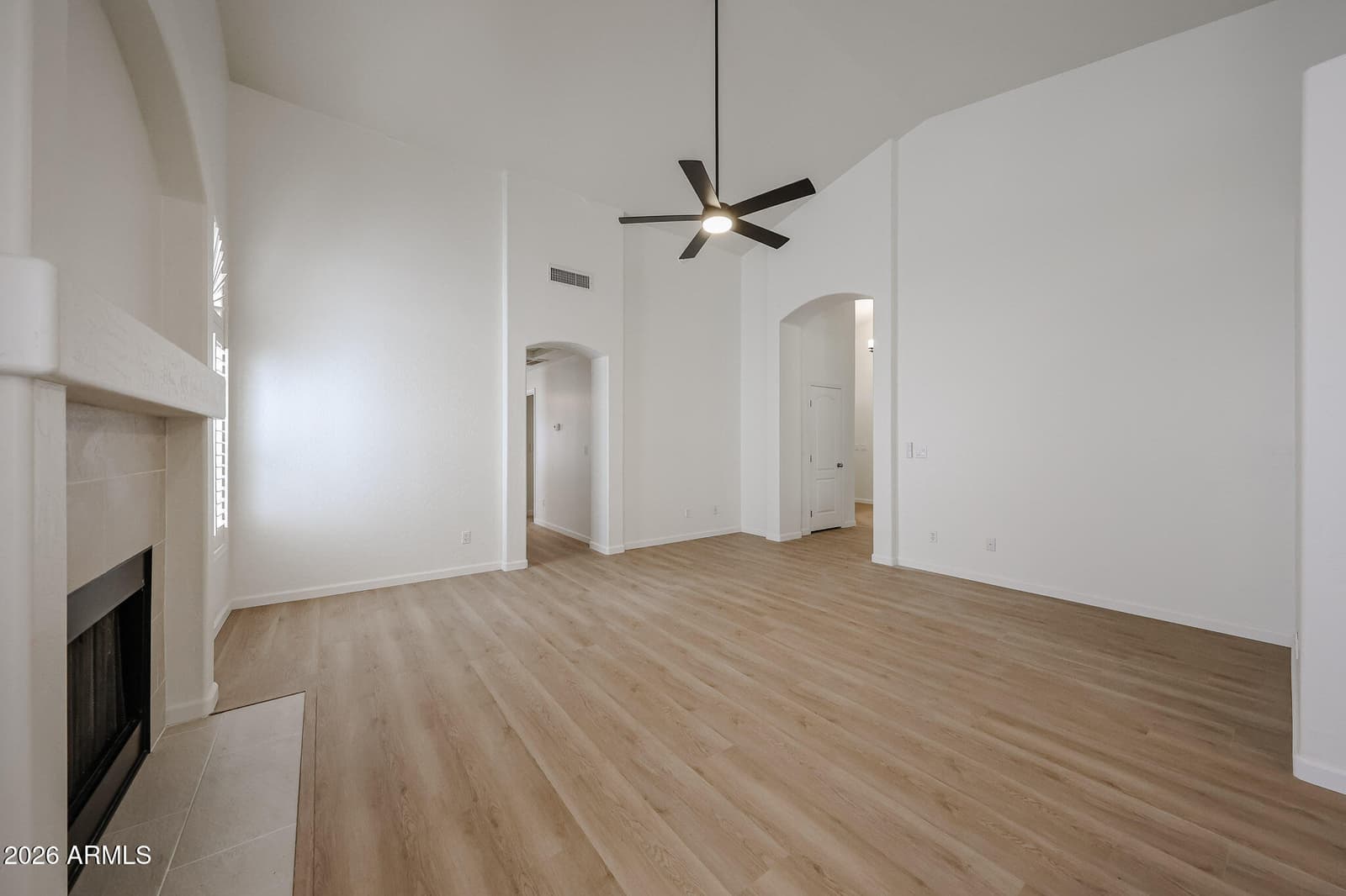 1330 E VOLTAIRE Avenue, Phoenix, AZ 85022 — photo 11 of 54