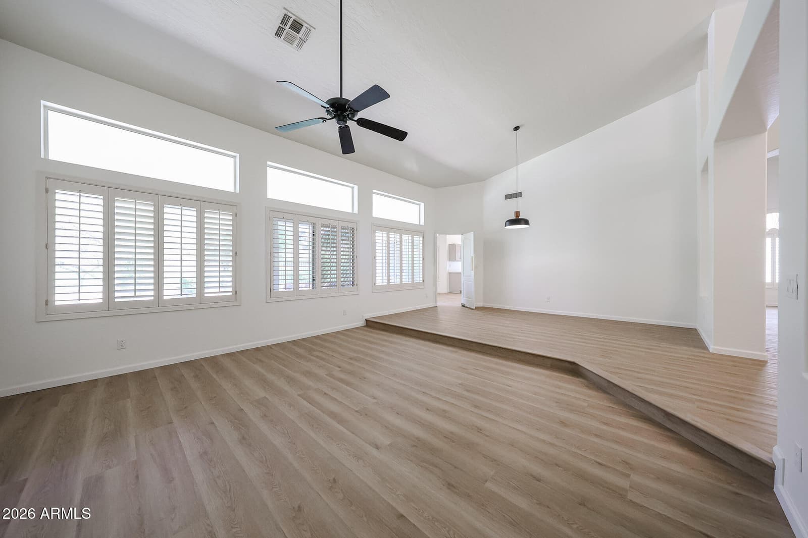 1330 E VOLTAIRE Avenue, Phoenix, AZ 85022 — photo 8 of 54