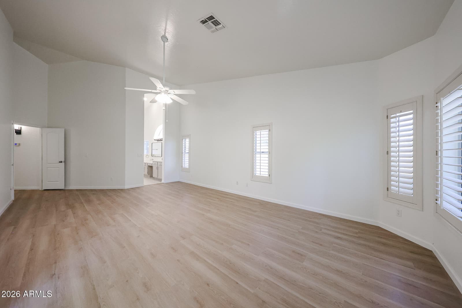 1330 E VOLTAIRE Avenue, Phoenix, AZ 85022 — photo 25 of 54