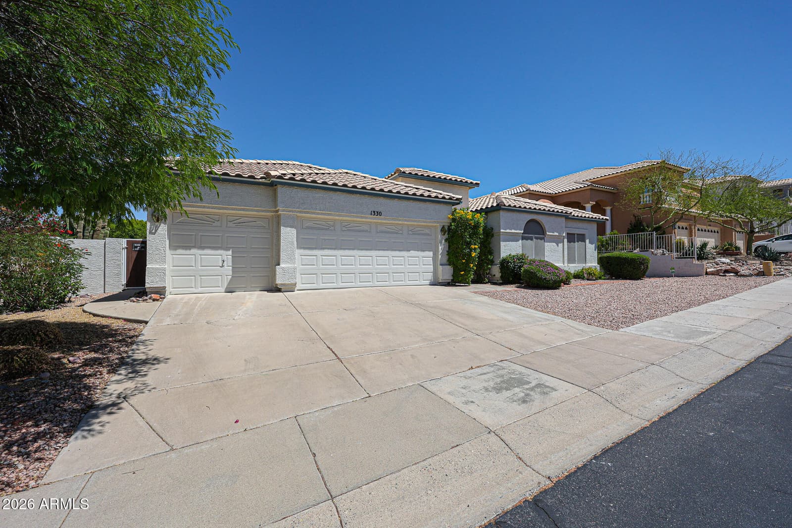 1330 E VOLTAIRE Avenue, Phoenix, AZ 85022 — photo 2 of 54
