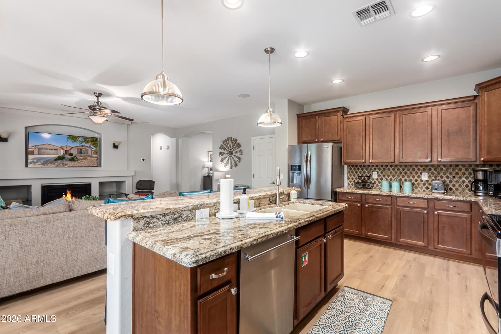 2695 E RAKESTRAW Lane, Gilbert, AZ 85298 — photo 14 of 41
