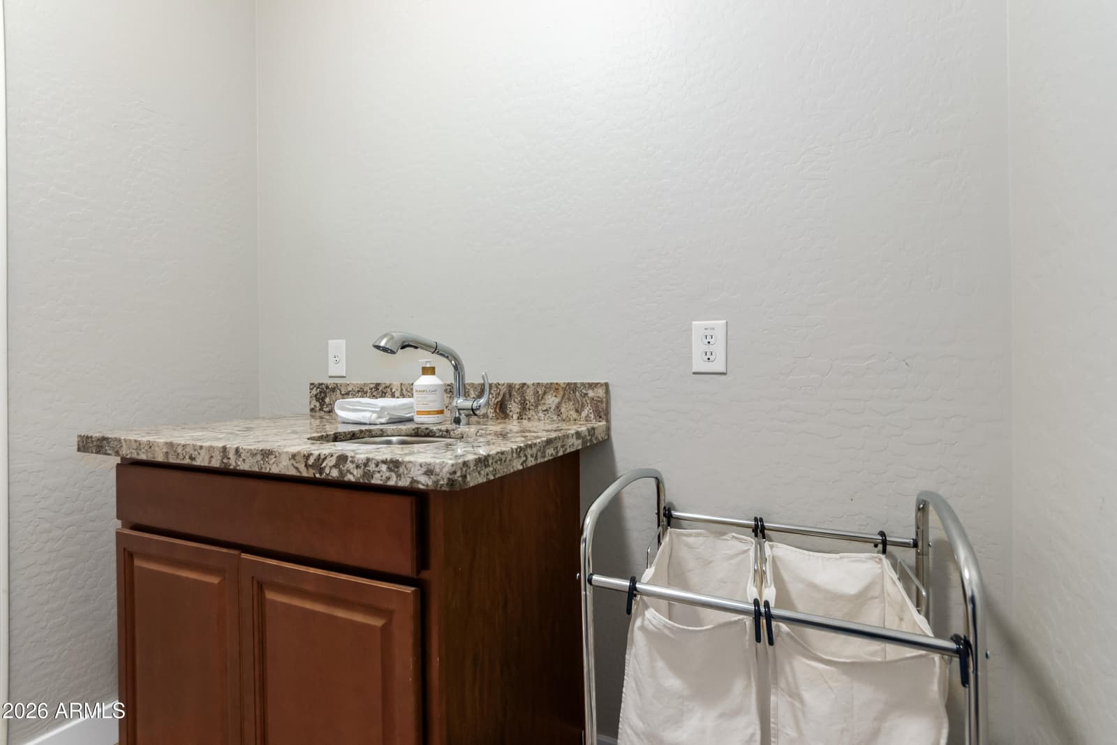 2695 E RAKESTRAW Lane, Gilbert, AZ 85298 — photo 35 of 41