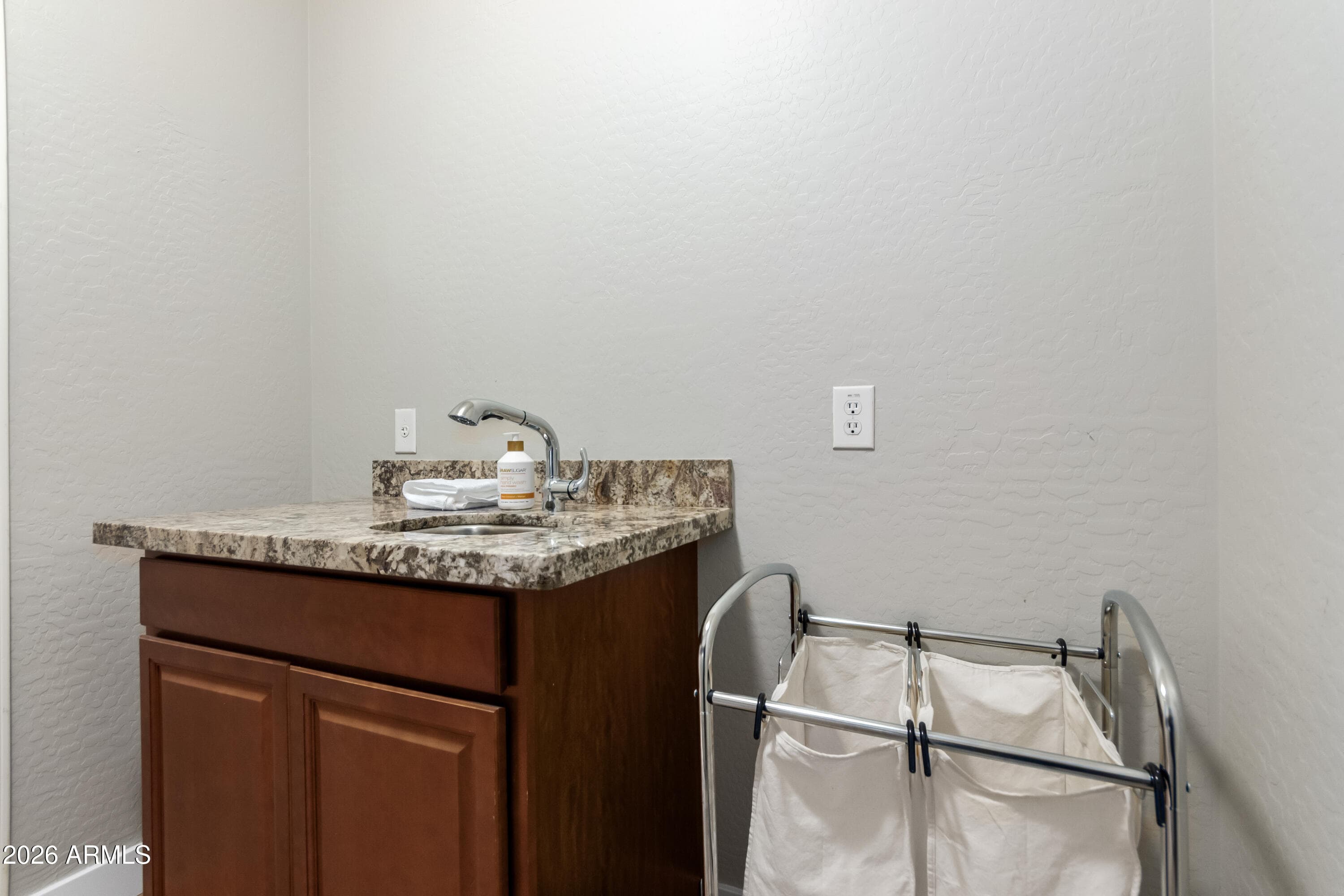 2695 E RAKESTRAW Lane, Gilbert, AZ 85298 — photo 35 of 41