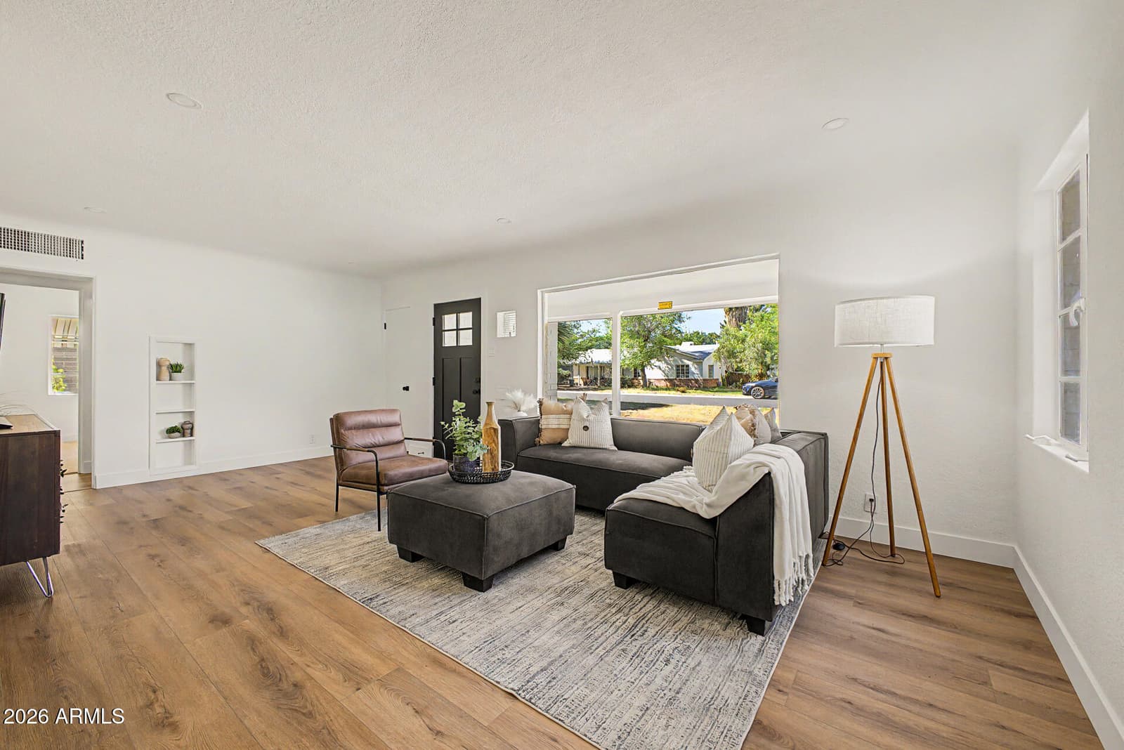 111 E BONITA Way, Tempe, AZ 85281 — photo 10 of 36