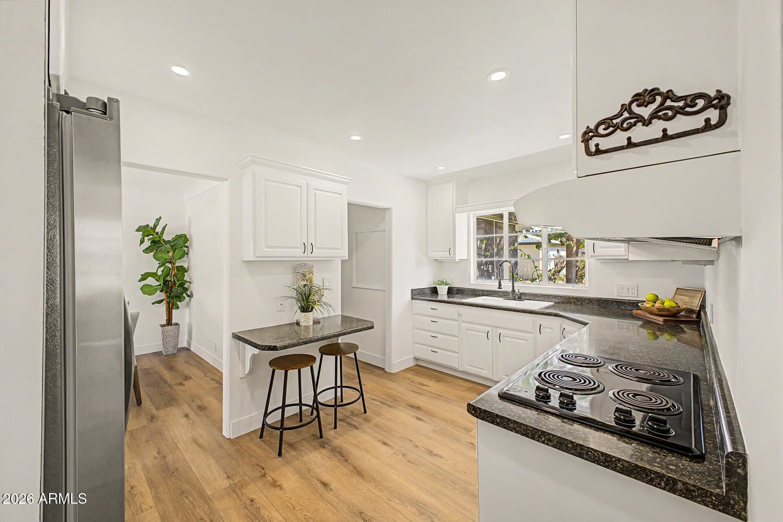 111 E BONITA Way, Tempe, AZ 85281 — photo 13 of 36