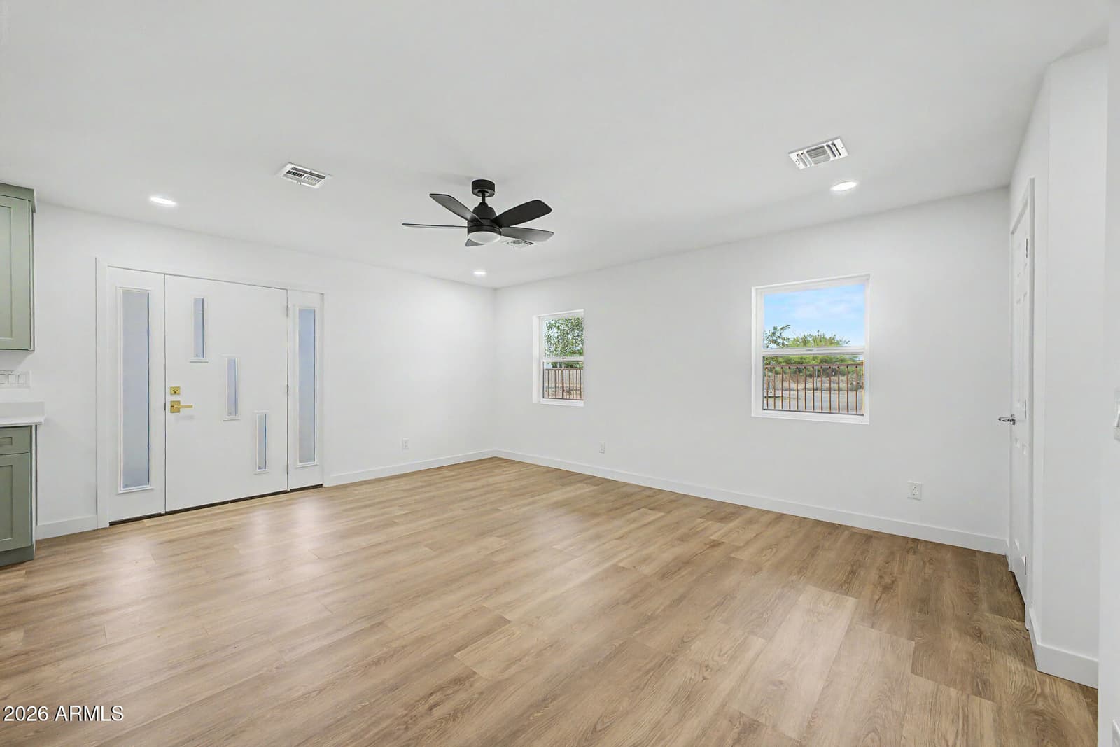 7601 N 59TH Lane N, Glendale, AZ 85301 — photo 5 of 36