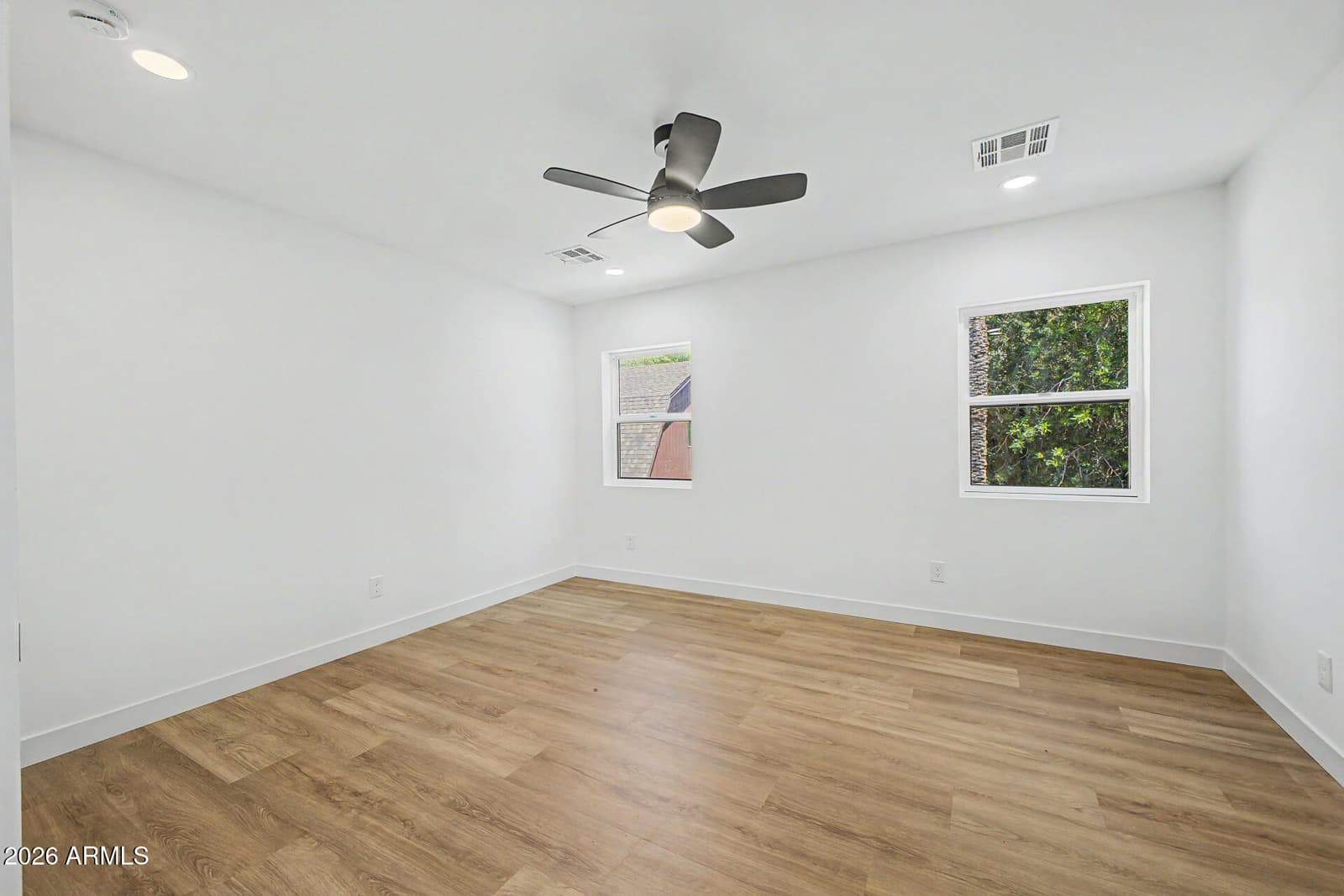 7601 N 59TH Lane N, Glendale, AZ 85301 — photo 17 of 36