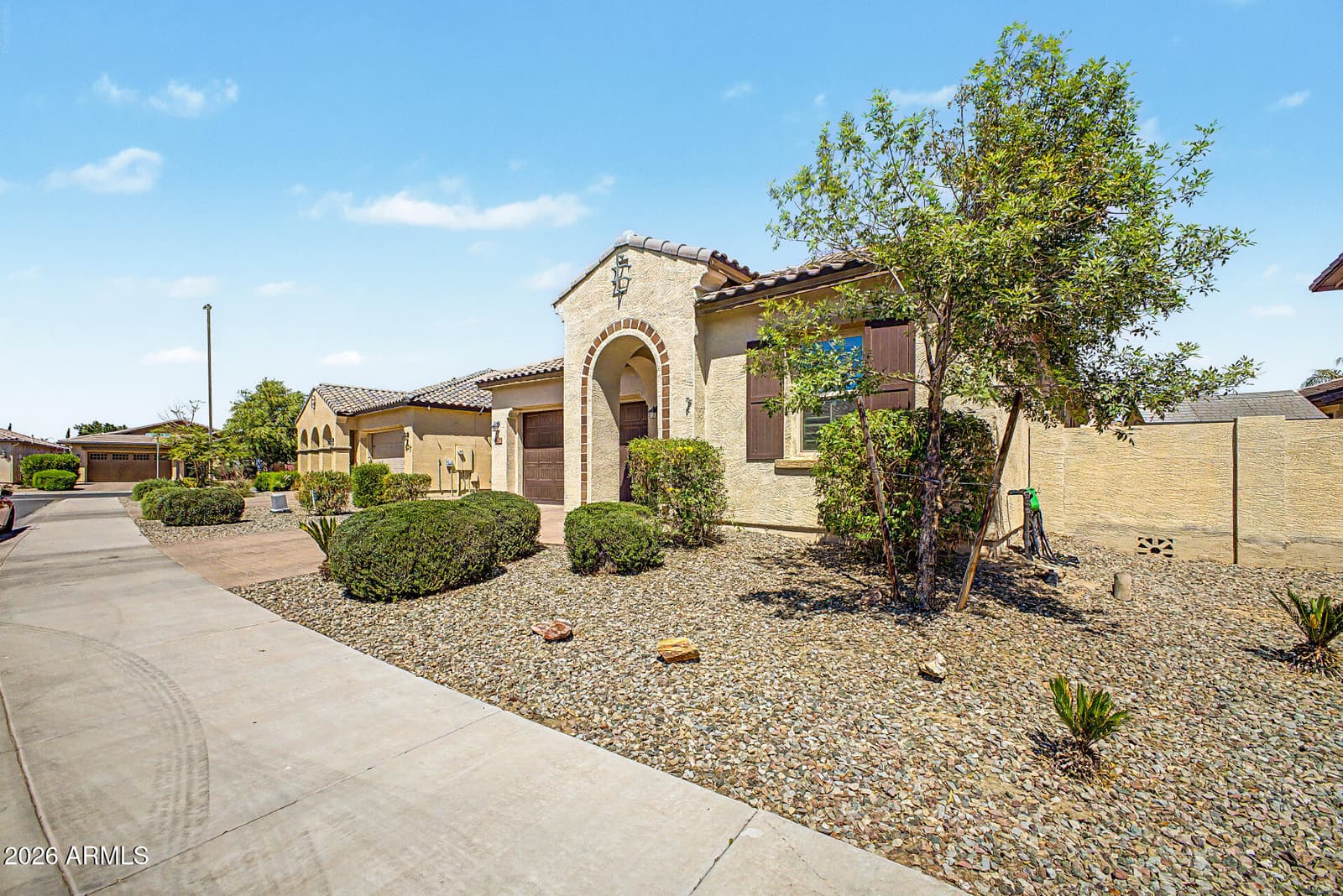 5387 S FOREST Avenue, Gilbert, AZ 85298 — photo 9 of 65