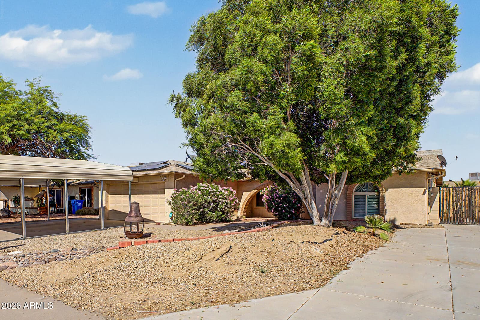 13019 N 36TH Drive, Phoenix, AZ 85029 — photo 4 of 44
