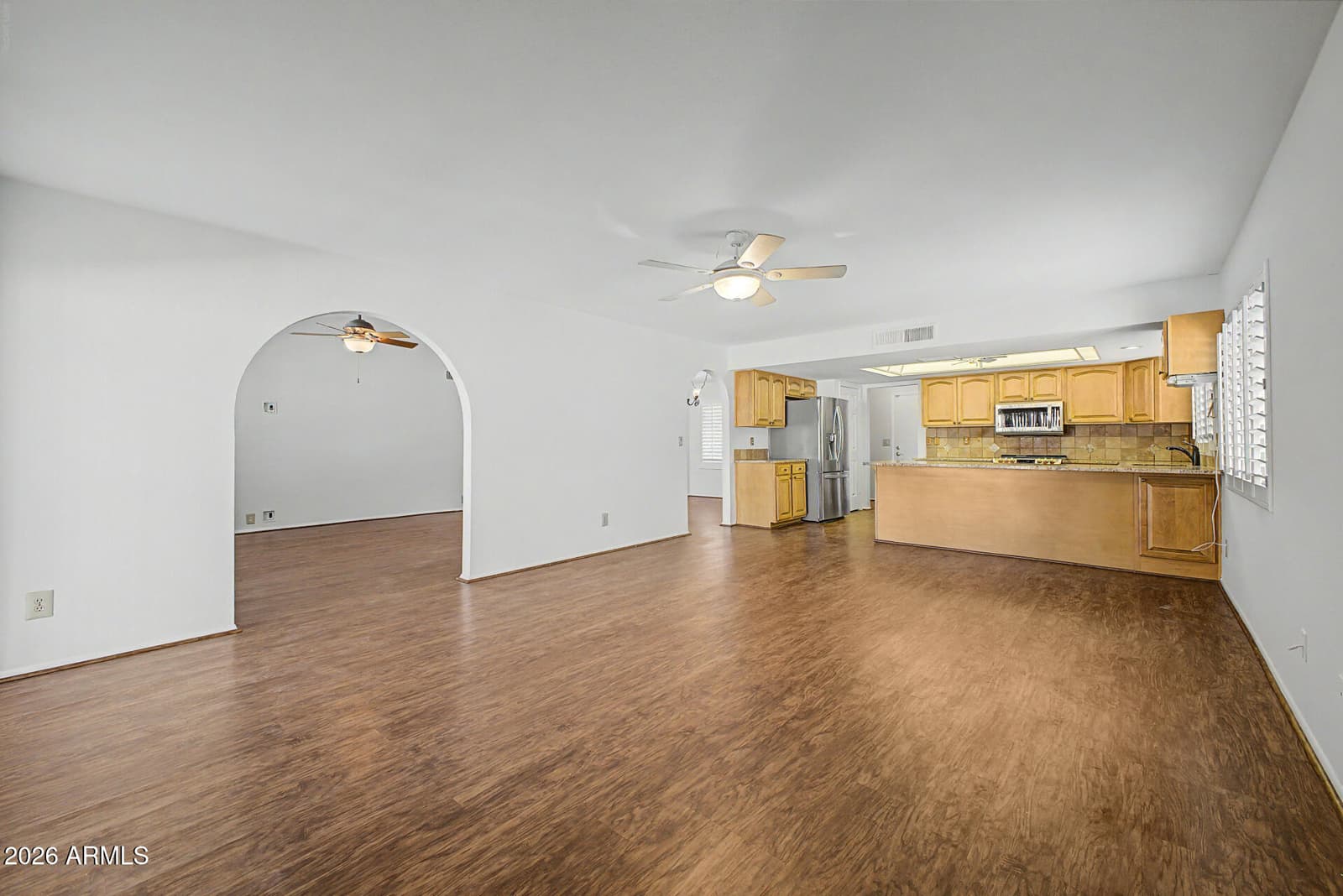 13019 N 36TH Drive, Phoenix, AZ 85029 — photo 9 of 44