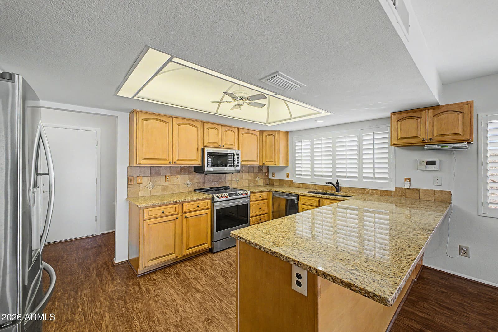 13019 N 36TH Drive, Phoenix, AZ 85029 — photo 10 of 44