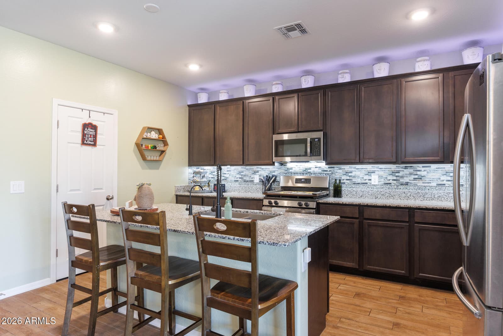 308 W PACIFIC Drive, Casa Grande, AZ 85122 — photo 11 of 46