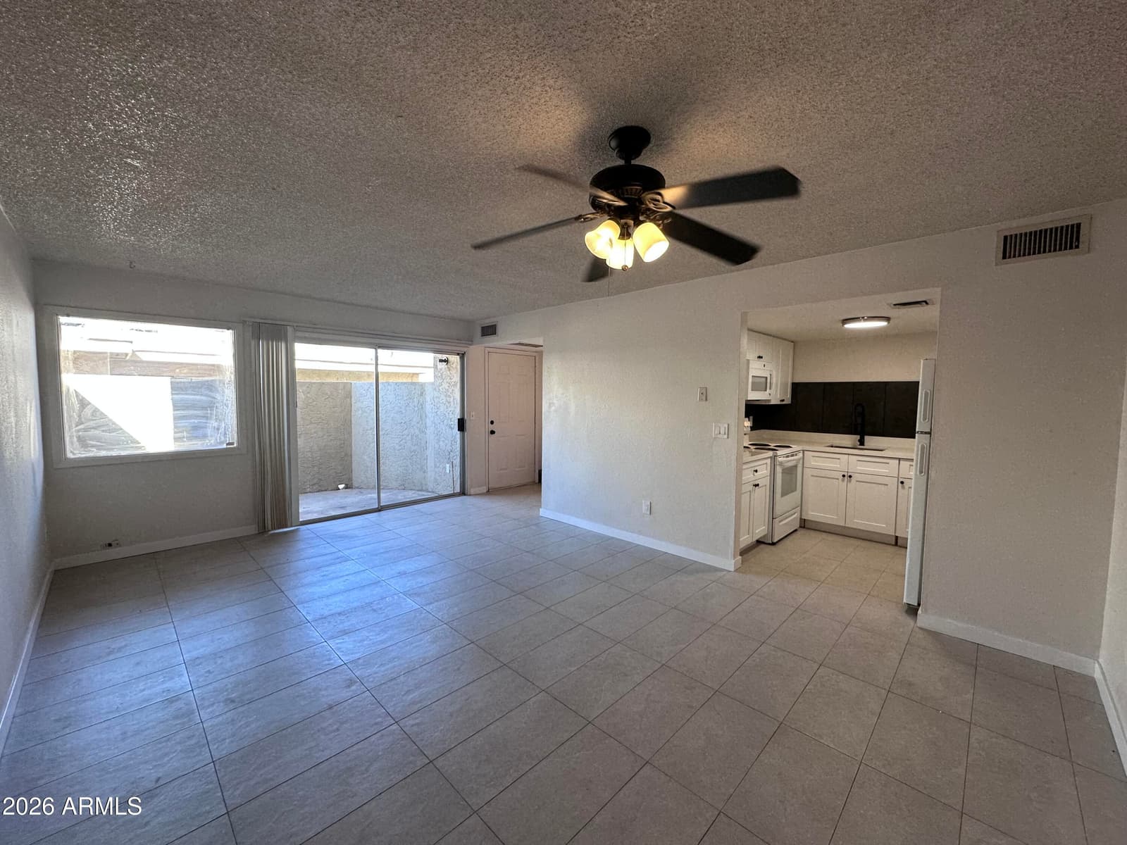 2690 N 43RD Avenue C, Phoenix, AZ 85009 — photo 4 of 22
