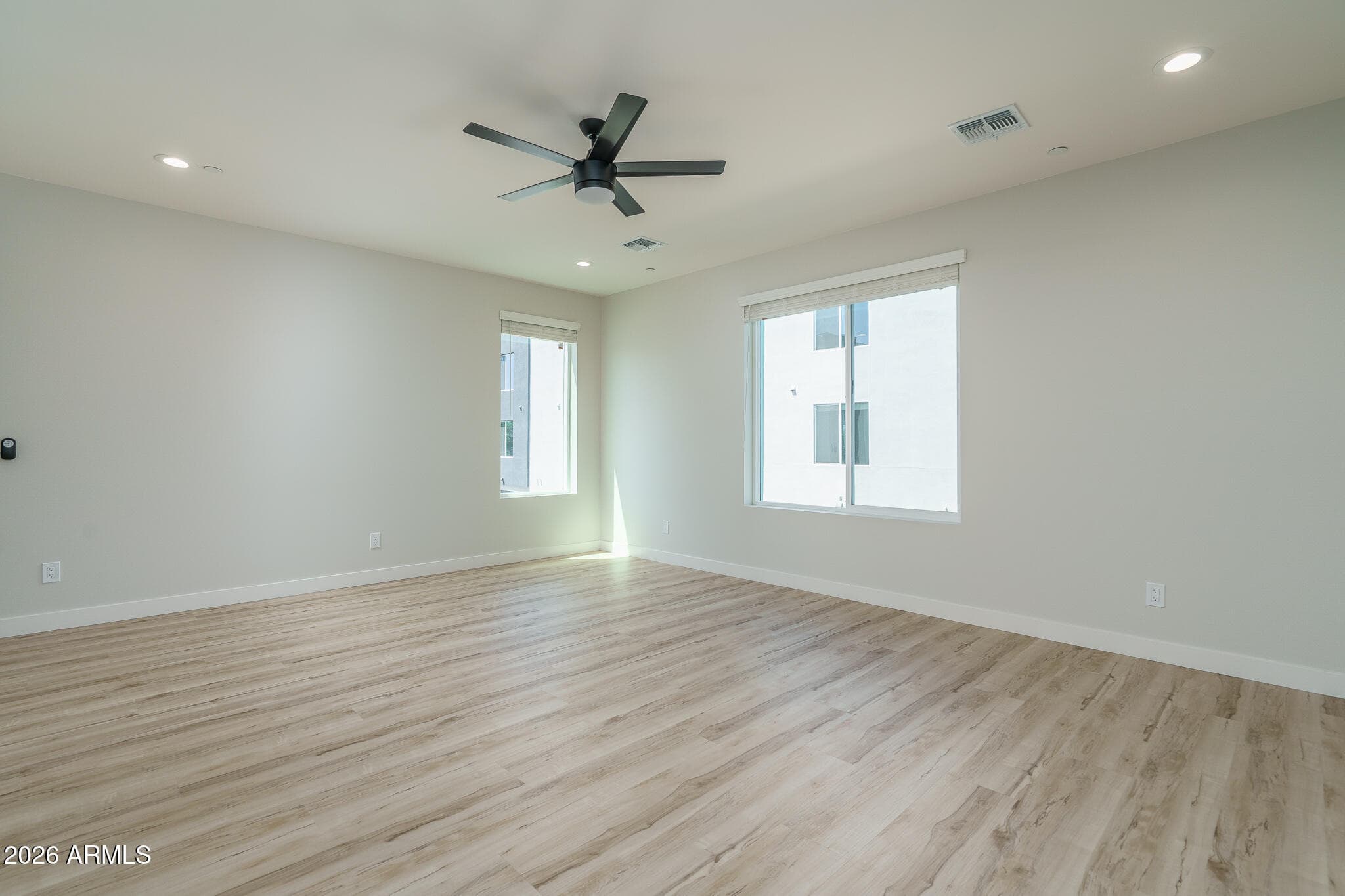 2601 E CLARENDON Avenue 14, Phoenix, AZ 85016 — photo 20 of 37