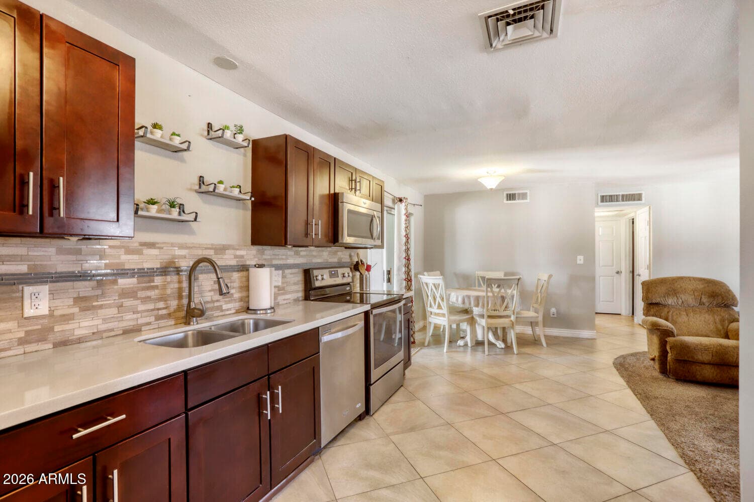 1220 S GRAND Drive, Apache Junction, AZ 85120 — photo 8 of 28