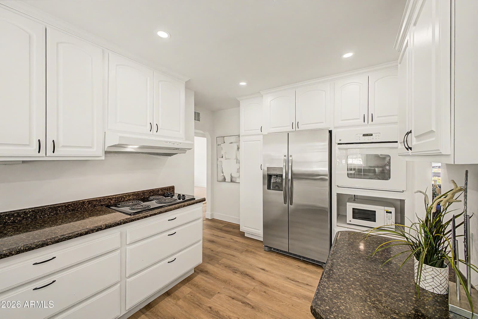 111 E BONITA Way, Tempe, AZ 85281 — photo 4 of 36