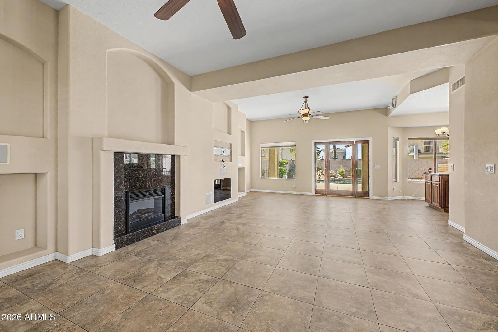 4208 E TETHER Trail, Phoenix, AZ 85050 — photo 6 of 35