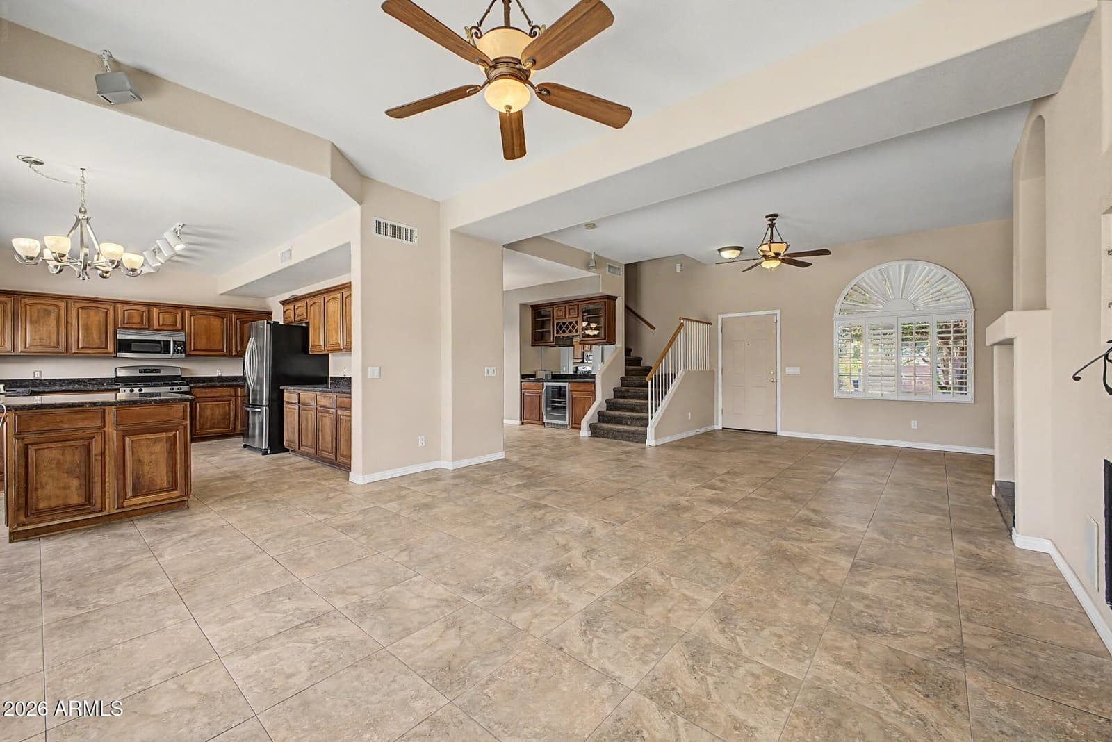 4208 E TETHER Trail, Phoenix, AZ 85050 — photo 7 of 35