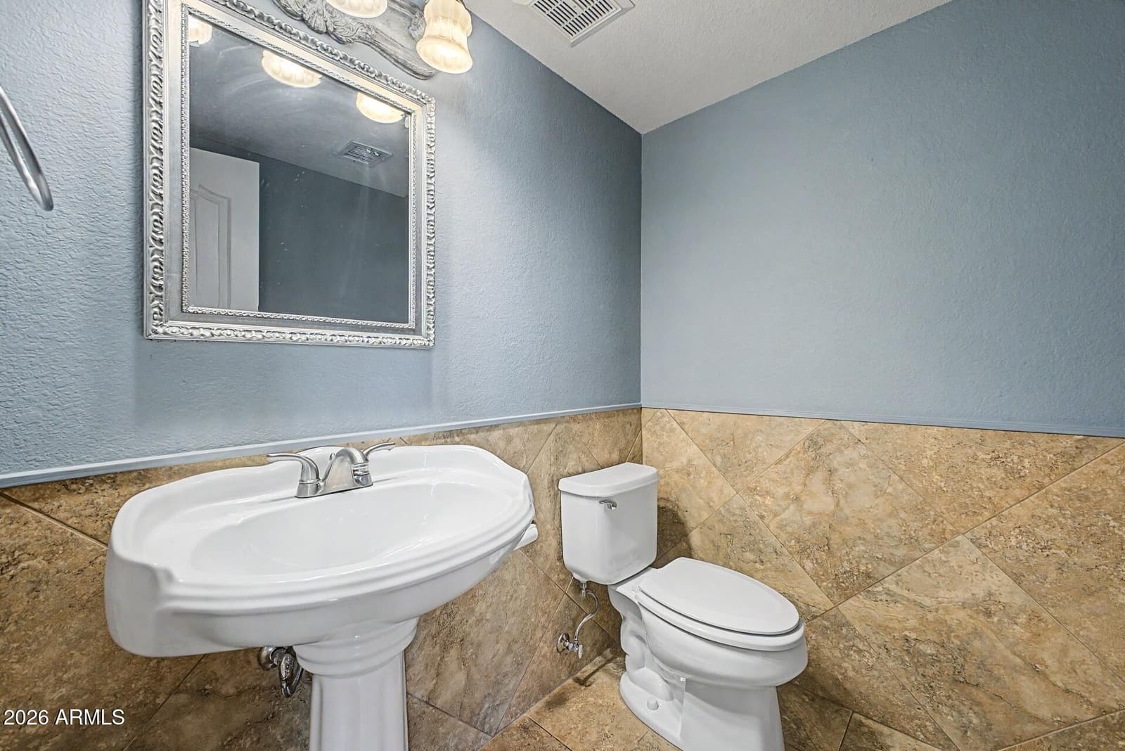 4208 E TETHER Trail, Phoenix, AZ 85050 — photo 15 of 35