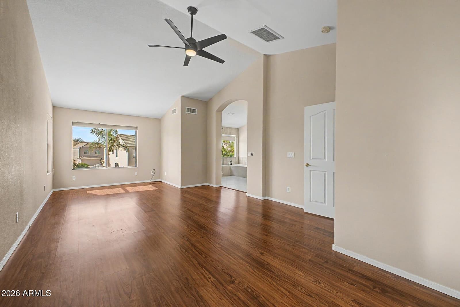 4208 E TETHER Trail, Phoenix, AZ 85050 — photo 18 of 35