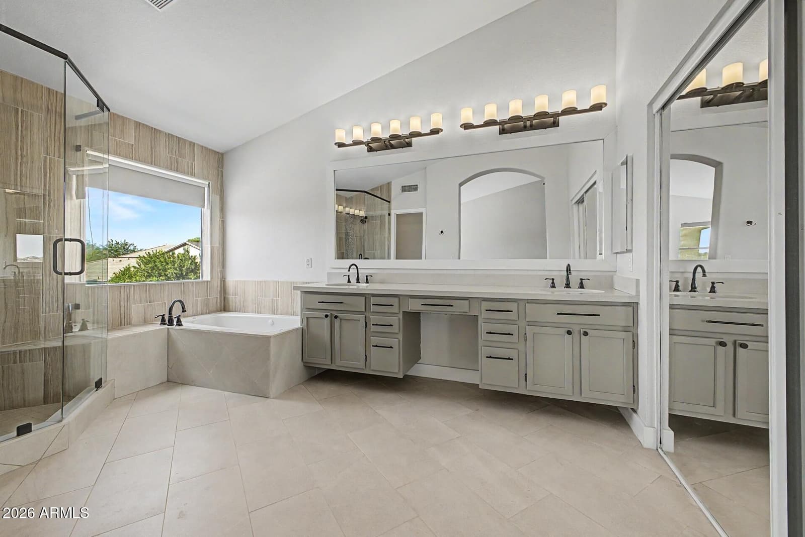 4208 E TETHER Trail, Phoenix, AZ 85050 — photo 19 of 35