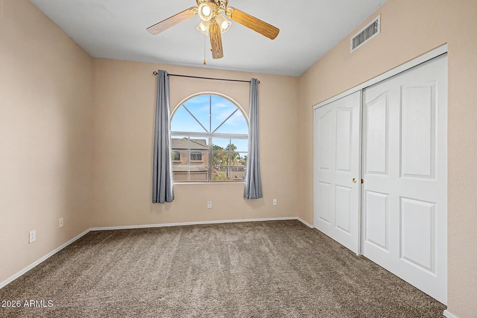 4208 E TETHER Trail, Phoenix, AZ 85050 — photo 24 of 35