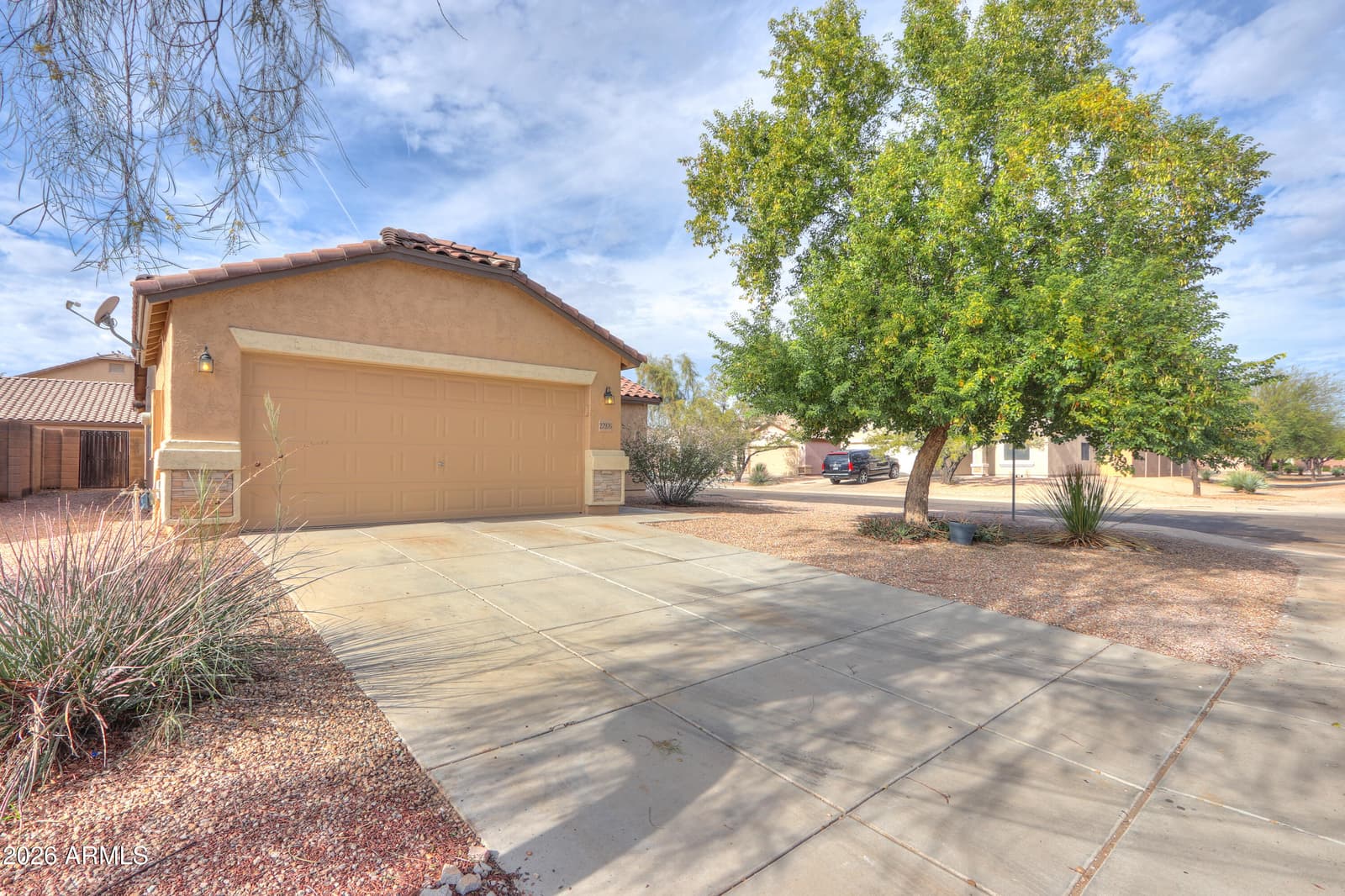 27976 N GOLD Lane, San Tan Valley, AZ 85143 — photo 3 of 48