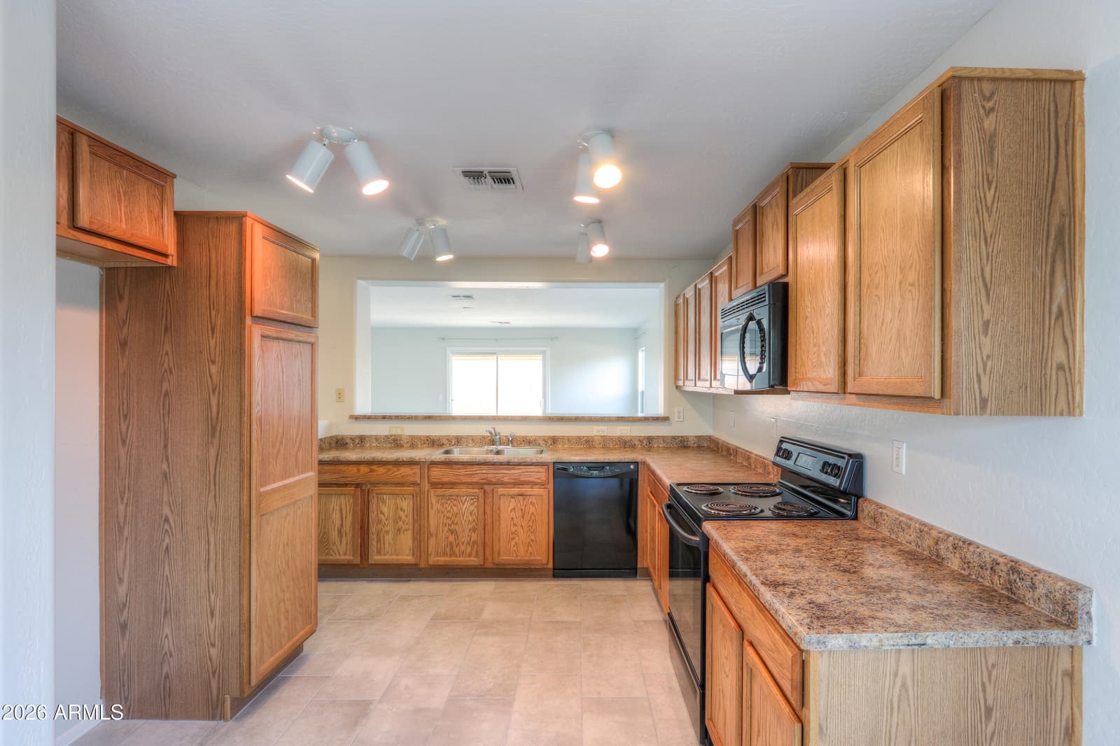 27976 N GOLD Lane, San Tan Valley, AZ 85143 — photo 11 of 48