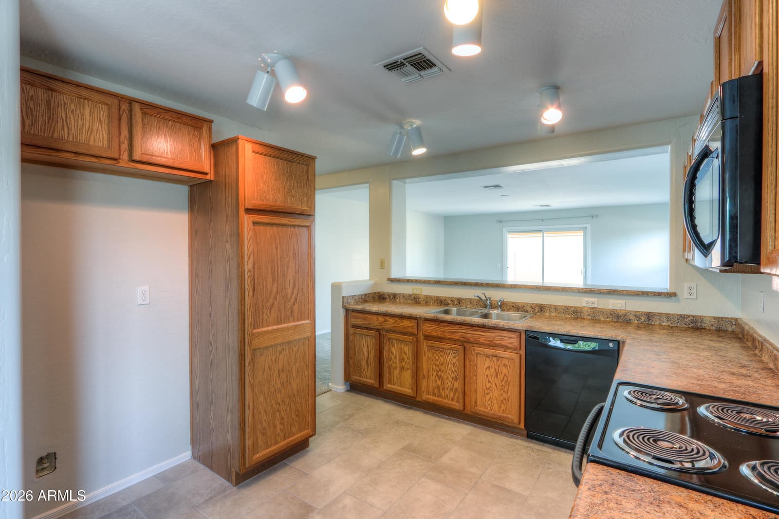 27976 N GOLD Lane, San Tan Valley, AZ 85143 — photo 17 of 48
