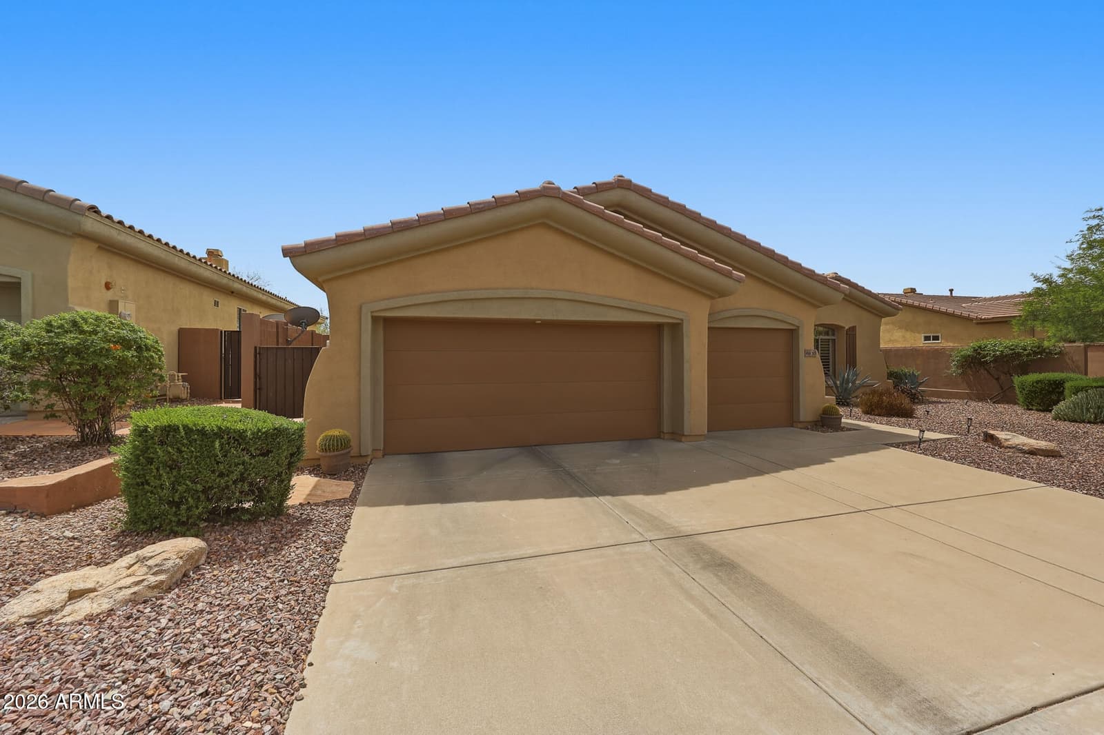 41630 N EMERALD LAKE Drive, Anthem, AZ 85086 — photo 3 of 50