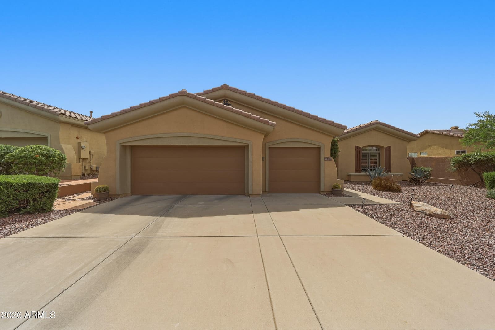 41630 N EMERALD LAKE Drive, Anthem, AZ 85086 — photo 2 of 50