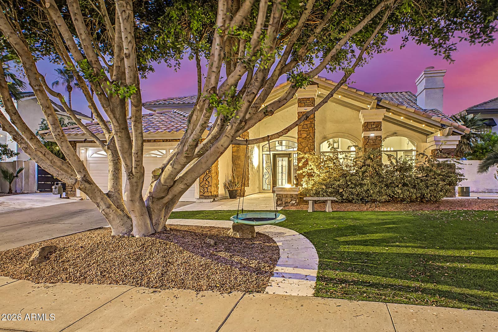 1734 E QUEEN PALM Drive, Gilbert, AZ 85234 — photo 8 of 89